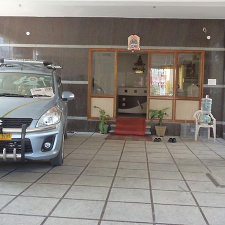 فيلا تيروباتيفي Kvr Deluxe Residency المظهر الخارجي الصورة