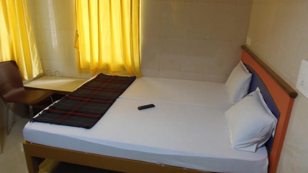 فيلا تيروباتيفي Kvr Deluxe Residency الغرفة الصورة