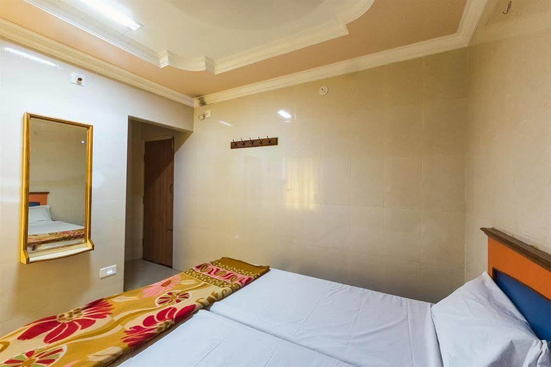 فيلا تيروباتيفي Kvr Deluxe Residency المظهر الخارجي الصورة