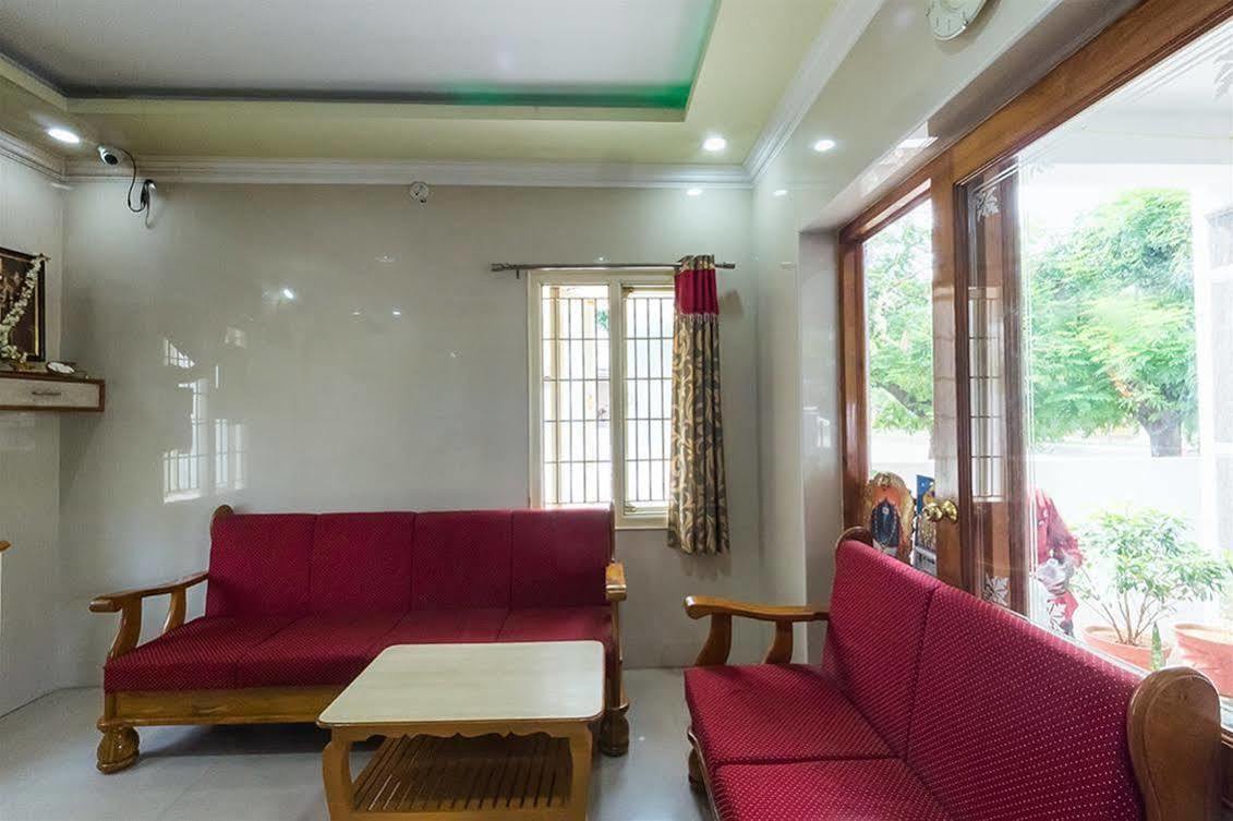 فيلا تيروباتيفي Kvr Deluxe Residency المظهر الخارجي الصورة